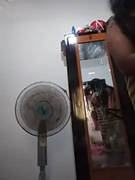 darkrlips online show from July 25, 2026, 5:15 am