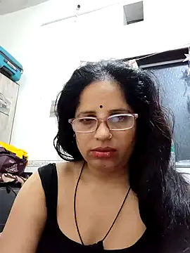 SWEETY01990 online show from July 14, 2026, 2:12 pm