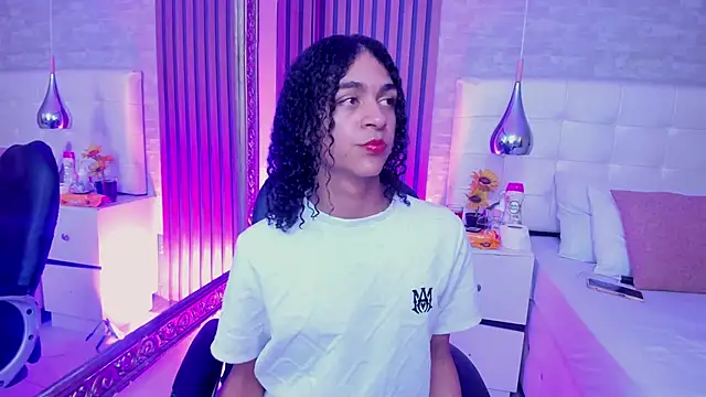 KyleeSmiith online show from July 2, 2026, 4:07 am
