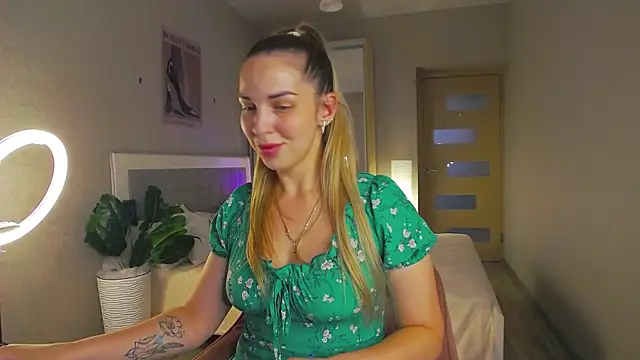 babbyalexandra online show from July 13, 2026, 1:21 pm