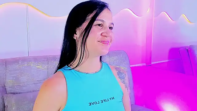 MiaHansson online show from June 18, 2026, 8:36 pm