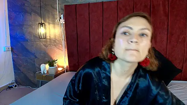 Hinata Moon online show from June 20, 2026, 12:32 pm