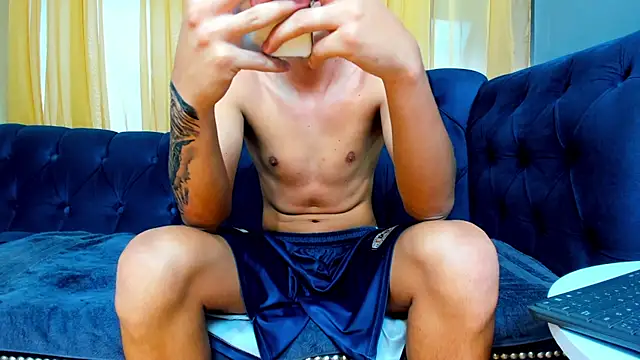 Snapshot of Justin_ortiz chatting on July 21, 2026, 7:15 pm Justin ortiz online show from July 21, 2026, 7:15 pm