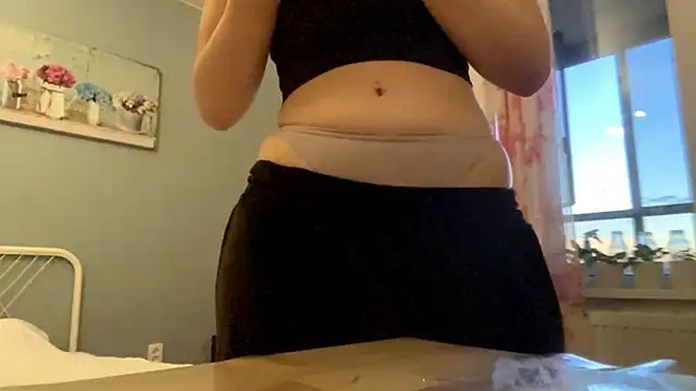 PurplishCome online show from June 19, 2026, 7:52 pm