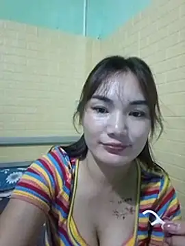 Snapshot of Voiva11 chatting on July 17, 2026, 2:42 am Voiva11 online show from July 17, 2026, 2:42 am