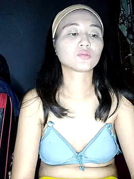 Snapshot of Rayya_4yy chatting on June 13, 2026, 3:43 pm Rayya 4yy online show from June 13, 2026, 3:43 pm
