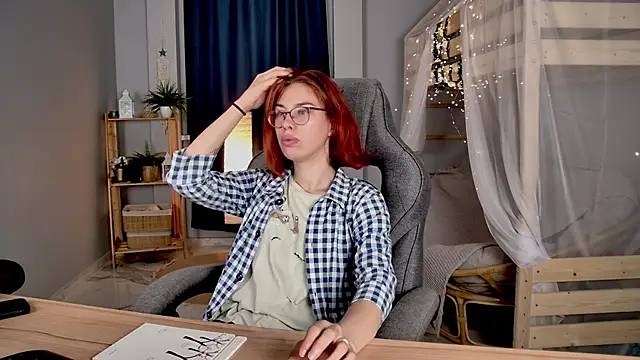 Snapshot of SeraphineDuskryn chatting on July 21, 2026, 8:48 am SeraphineDuskryn online show from July 21, 2026, 8:48 am