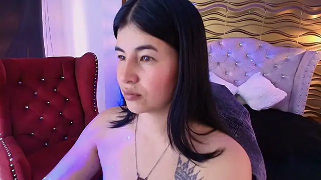 Ninaharpper online show from June 30, 2026, 7:03 pm