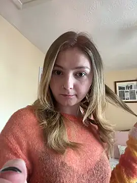 Snapshot of ChloeRaexox chatting on June 15, 2026, 3:34 pm ChloeRaexox online show from June 15, 2026, 3:34 pm
