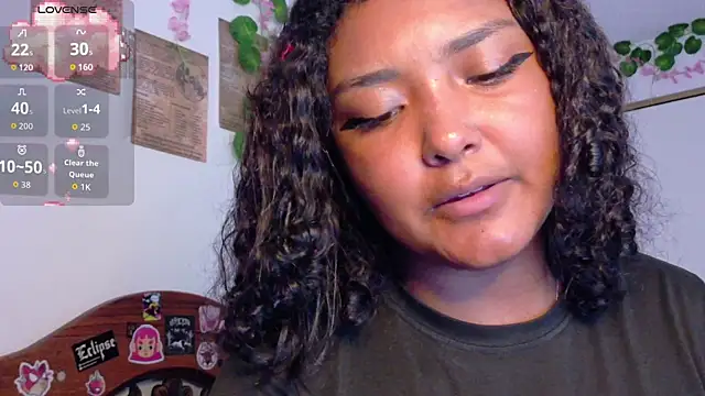 Snapshot of Luna__1 chatting on June 26, 2026, 11:32 pm Luna 1 online show from June 26, 2026, 11:32 pm