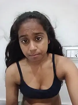 Snapshot of Anjali-8905 chatting on August 1, 2026, 4:05 pm Anjali-8905 online show from August 1, 2026, 4:05 pm