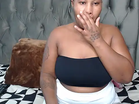 Loyal Alisha online show from June 22, 2026, 3:25 am