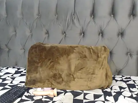 Loyal Alisha online show from June 25, 2026, 5:18 pm
