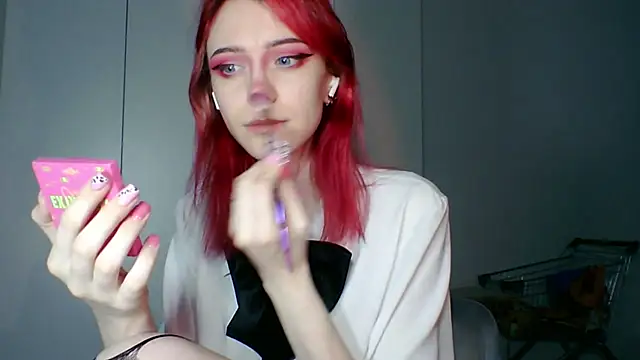 Snapshot of KayleneWesterberg chatting on June 12, 2026, 3:21 pm KayleneWesterberg online show from June 12, 2026, 3:21 pm