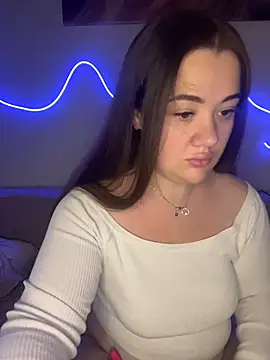 bigass l online show from June 14, 2026, 7:04 pm