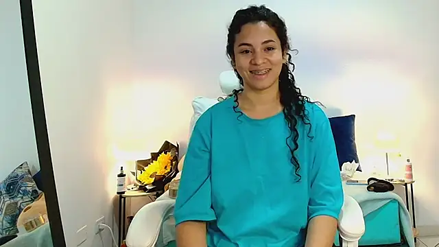 Isabella Sophia19 online show from July 20, 2026, 3:25 am