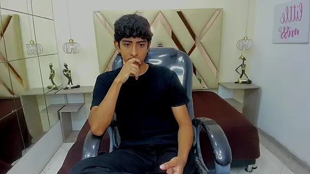 Snapshot of Billie_Jean chatting on June 27, 2026, 1:06 pm Billie Jean online show from June 27, 2026, 1:06 pm