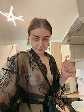 Snapshot of linuschca chatting on July 9, 2026, 2:16 pm linuschca online show from July 9, 2026, 2:16 pm