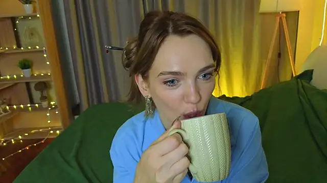 MarielRoloson online show from July 13, 2026, 7:13 pm
