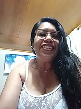 Emilif  online show from June 20, 2026, 10:37 pm
