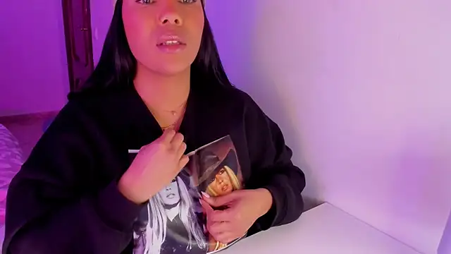 NicolePasqualott online show from February 12, 2026, 5:02 pm