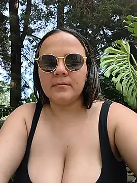 Mandy-moore28 online show from July 18, 2026, 3:31 pm