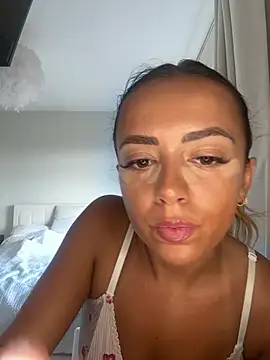 Snapshot of Harrietbronzex chatting on July 13, 2026, 4:06 pm Harrietbronzex online show from July 13, 2026, 4:06 pm