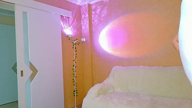 SweeetMia online show from June 25, 2026, 5:12 am