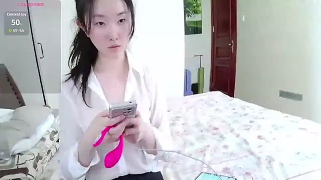 Daisy-B3 online show from June 25, 2026, 6:18 am