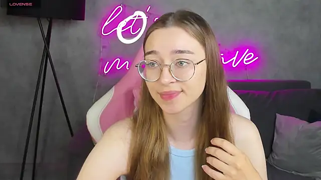 Lucy Green online show from June 28, 2026, 1:01 am