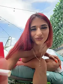 Snapshot of VixenRosse chatting on July 7, 2026, 7:23 am VixenRosse online show from July 7, 2026, 7:23 am