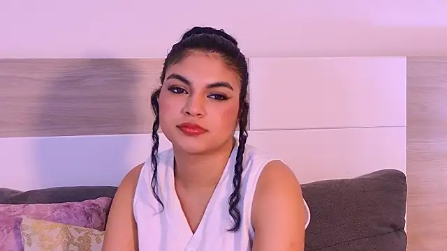 Snapshot of MelodyAlvarez chatting on July 28, 2026, 8:52 pm MelodyAlvarez online show from July 28, 2026, 8:52 pm