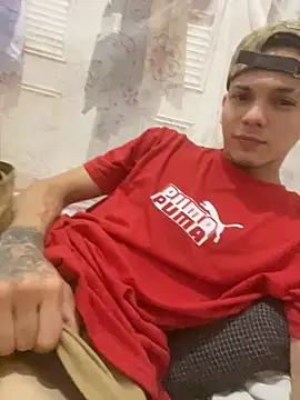 Snapshot of Felipelebleu chatting on July 13, 2026, 3:50 am Felipelebleu online show from July 13, 2026, 3:50 am