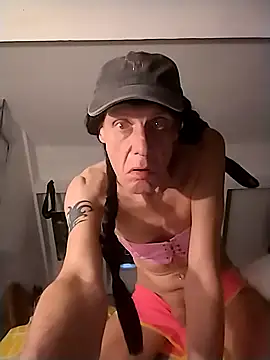 16linda online show from November 15, 2025, 9:24 am