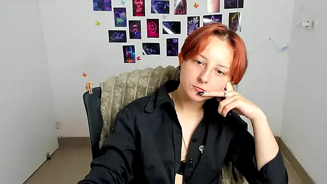 Dilara Kiss  online show from July 6, 2026, 11:50 am