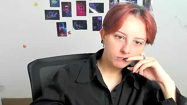 Dilara Kiss  online show from June 26, 2026, 5:24 am