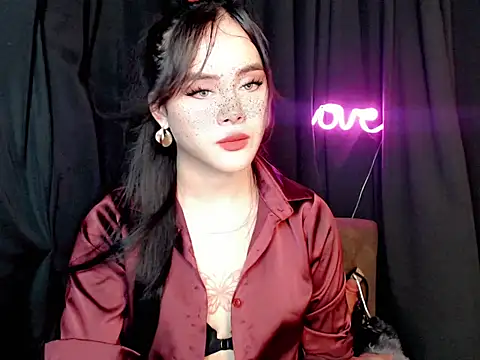 Snapshot of ExpensiveTiffanyxx chatting on July 15, 2026, 12:23 pm ExpensiveTiffanyxx online show from July 15, 2026, 12:23 pm