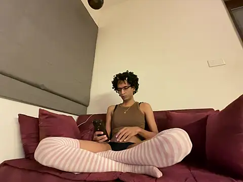 Snapshot of vale_vzg chatting on July 31, 2026, 7:00 pm vale vzg online show from July 31, 2026, 7:00 pm
