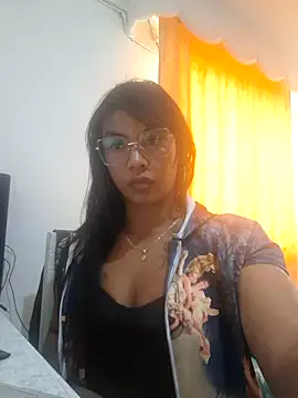 sophiagomezx online show from July 18, 2026, 7:22 pm