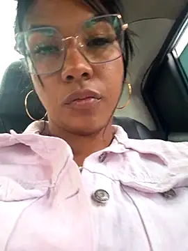 sophiagomezx online show from July 16, 2026, 6:49 pm