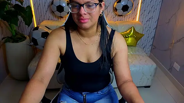Snapshot of sarah_bay_tx chatting on June 21, 2026, 12:33 pm sarah bay tx online show from June 21, 2026, 12:33 pm