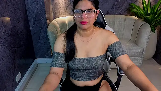 Snapshot of sarah_bay_tx chatting on August 1, 2026, 7:45 pm sarah bay tx online show from August 1, 2026, 7:45 pm