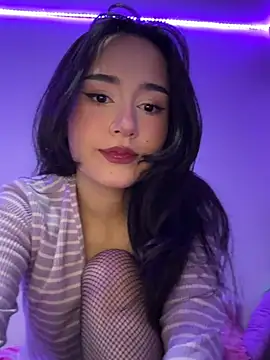 KimYunaa online show from July 16, 2026, 6:49 pm