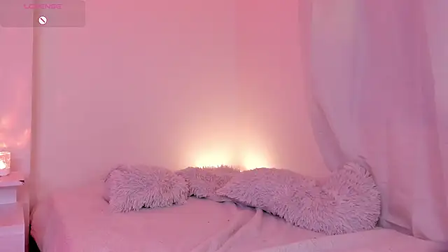 lana moontt online show from July 28, 2026, 12:07 am