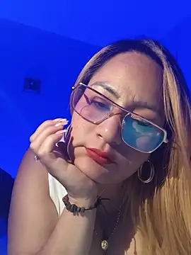 Snapshot of Chikyardiente2068 chatting on June 19, 2026, 1:33 am Chikyardiente2068 online show from June 19, 2026, 1:33 am