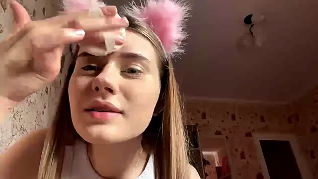 Snapshot of PrincessSkowyra chatting on June 24, 2026, 3:32 pm PrincessSkowyra online show from June 24, 2026, 3:32 pm