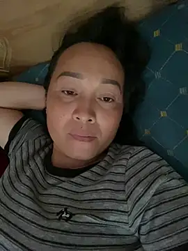 Snapshot of Loly_hana chatting on July 2, 2026, 5:35 am Loly hana online show from July 2, 2026, 5:35 am