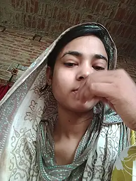 Snapshot of Simran_143 chatting on July 17, 2026, 3:48 am Simran 143 online show from July 17, 2026, 3:48 am