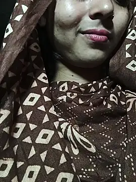 Snapshot of Simran_143 chatting on August 4, 2026, 4:22 pm Simran 143 online show from August 4, 2026, 4:22 pm