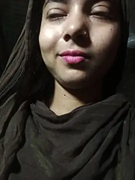 Snapshot of Simran_143 chatting on July 25, 2026, 4:57 pm Simran 143 online show from July 25, 2026, 4:57 pm